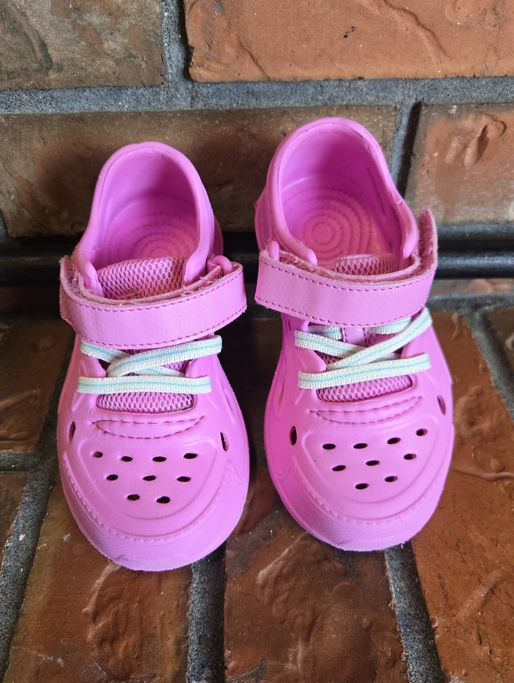 Girl Sandals Crocs & Stride Rite - Picture 7 of 9